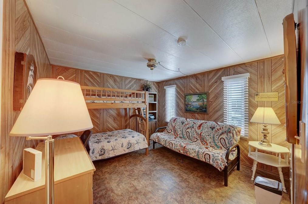 143 Melody Ln, Tarpon Springs FL  34689-5027 exterior