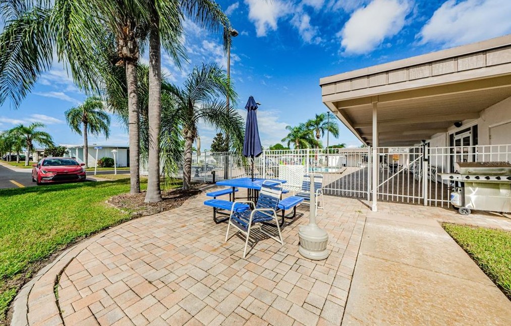 143 Melody Ln, Tarpon Springs FL  34689-5027 exterior