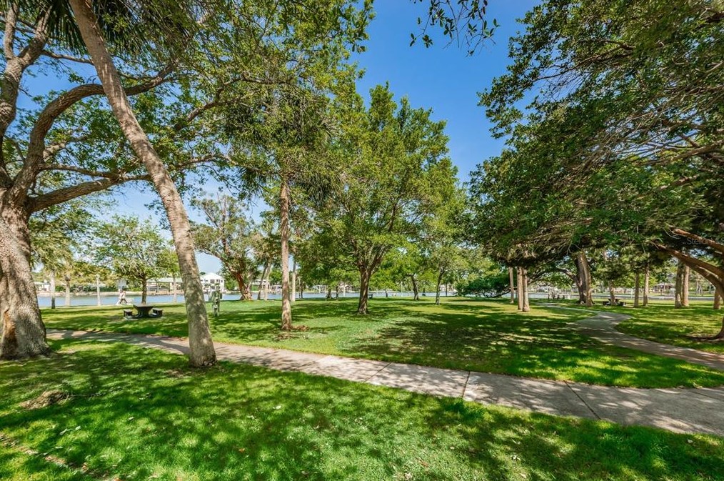 143 Melody Ln, Tarpon Springs FL  34689-5027 exterior