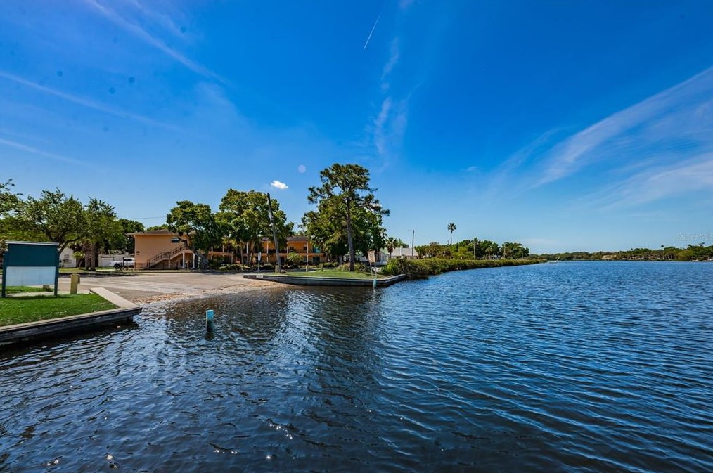 143 Melody Ln, Tarpon Springs FL  34689-5027 exterior