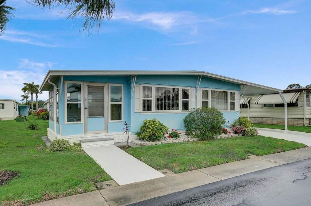 143 Melody Ln, Tarpon Springs, FL 34689-5049