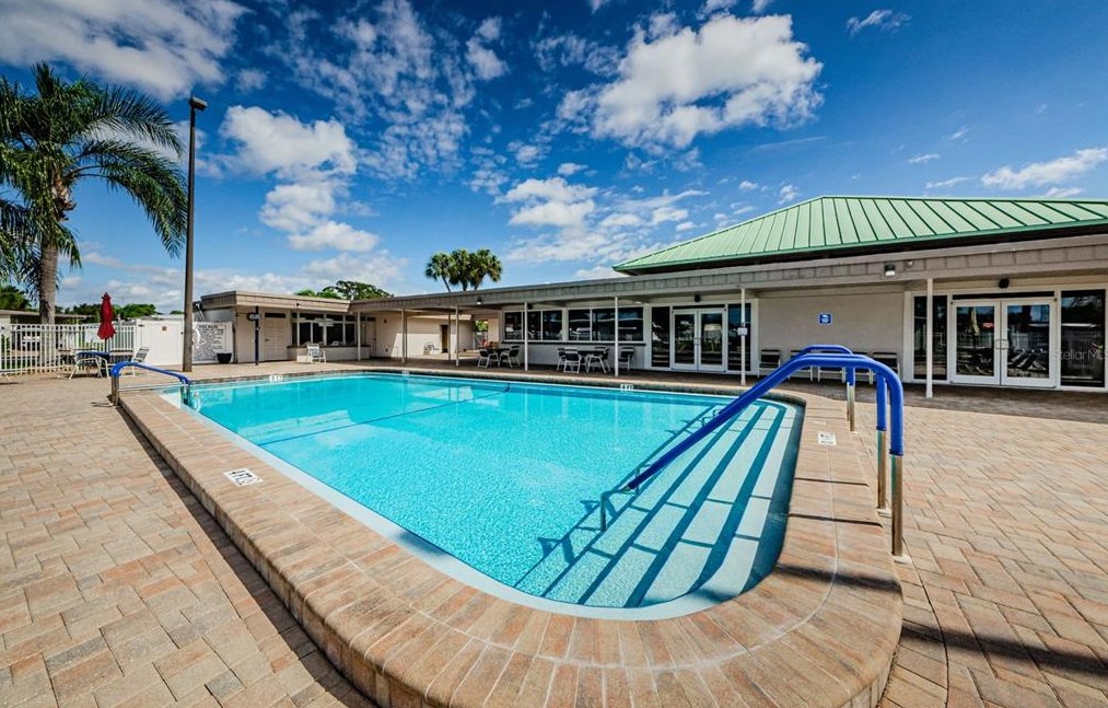 143 Melody Ln, Tarpon Springs FL  34689-5027 exterior