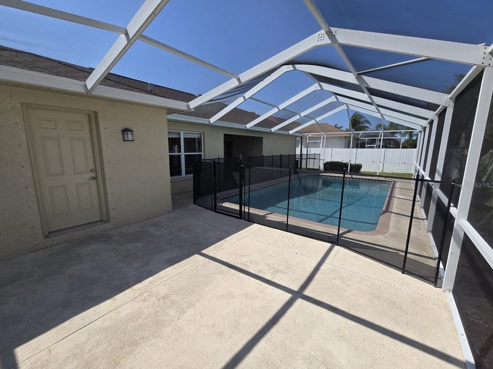 8819 Linebrook Dr, New Port Richey, FL 34655