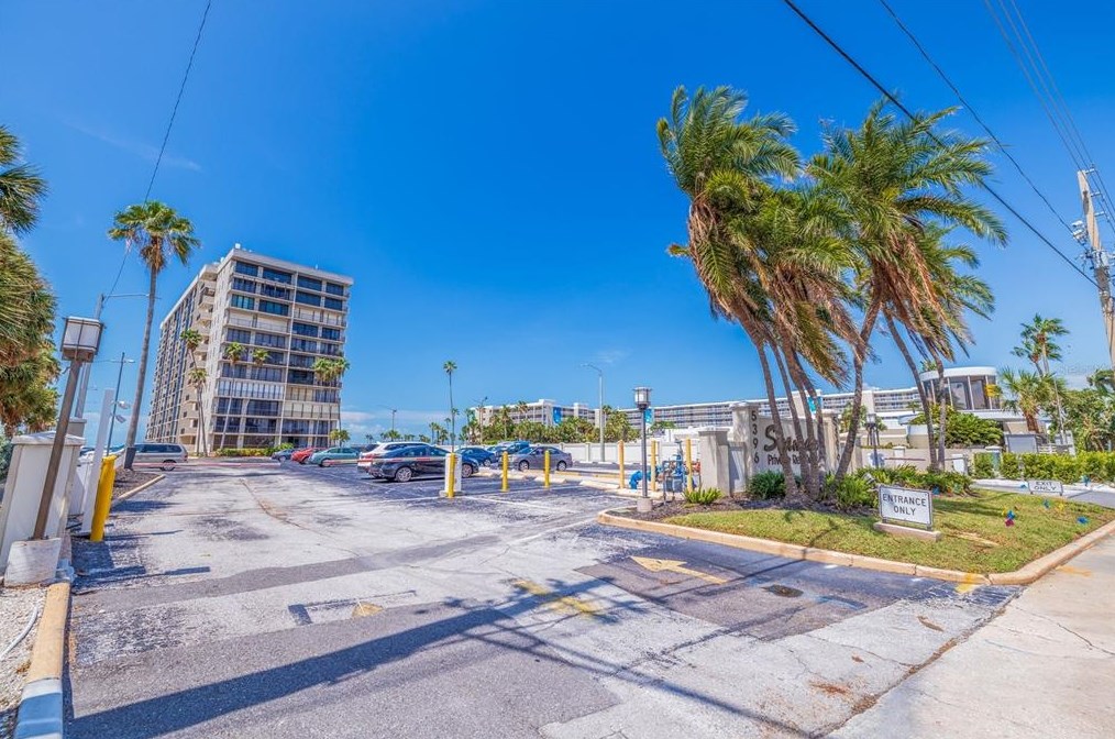 5396 Gulf Blvd, Saint Petersburg, FL 33706-2319