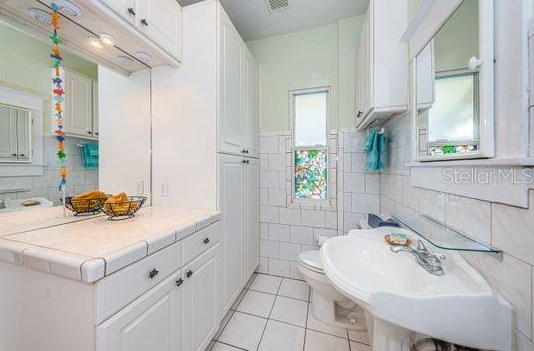 5317 18th Ave, Saint Petersburg FL  33710-5107 exterior