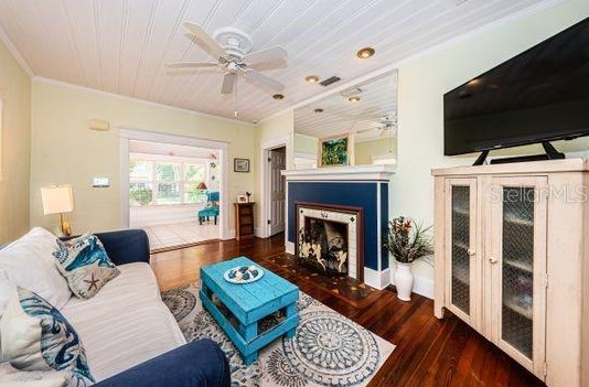 5317 18th Ave, Saint Petersburg FL  33710-5107 exterior