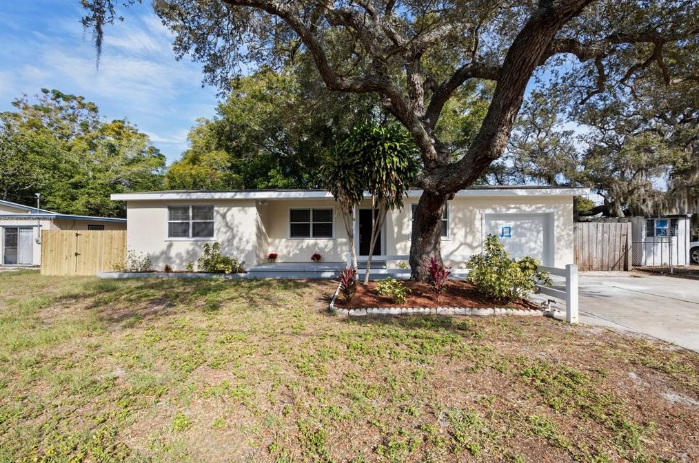 812 S Palm Dr, Largo, FL 33770