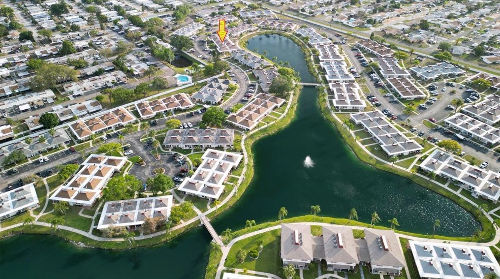 4330 Tahitian Gardens Cir, Tarpon Springs, FL 34691-3716