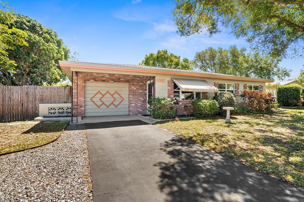4341 61st Way, Saint Petersburg, FL 33709-5160