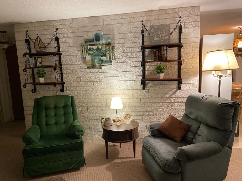 1834 Dartmouth Dr, Tarpon Springs FL  34691-4609 exterior