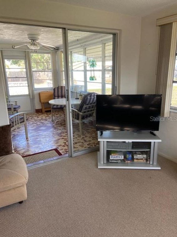 1834 Dartmouth Dr, Tarpon Springs FL  34691-4609 exterior