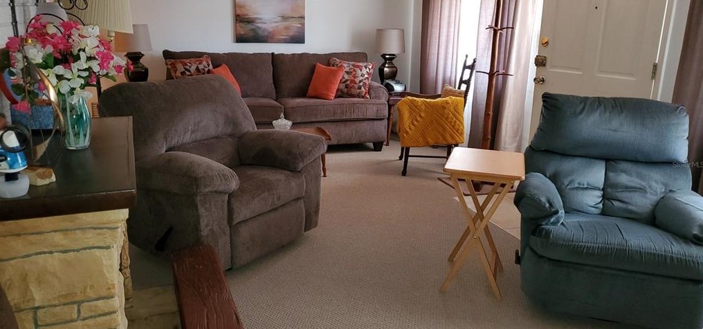 1834 Dartmouth Dr, Tarpon Springs FL  34691-4609 exterior