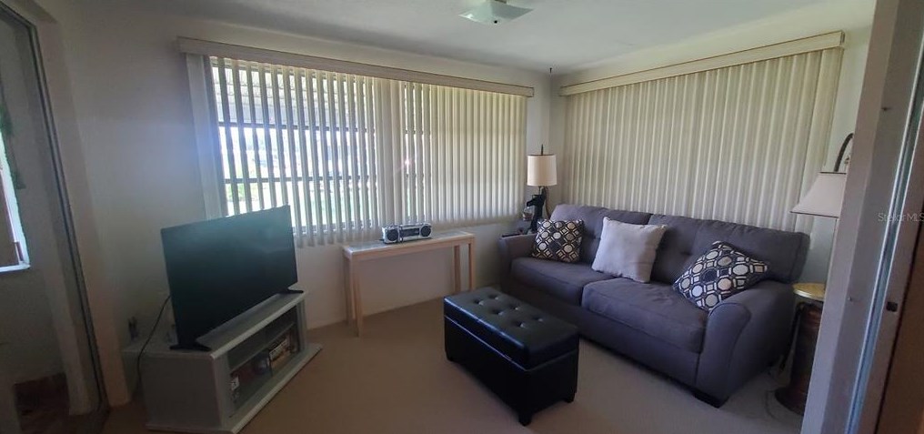 1834 Dartmouth Dr, Tarpon Springs FL  34691-4609 exterior