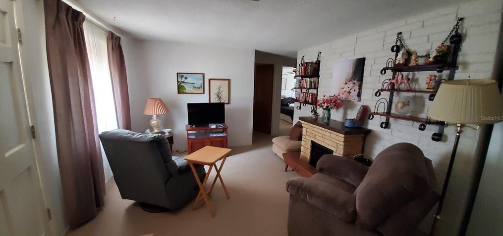 1834 Dartmouth Dr, Tarpon Springs FL  34691-4609 exterior