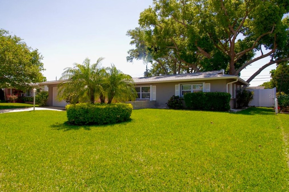 13926 Sunset Dr, Largo, FL 33774