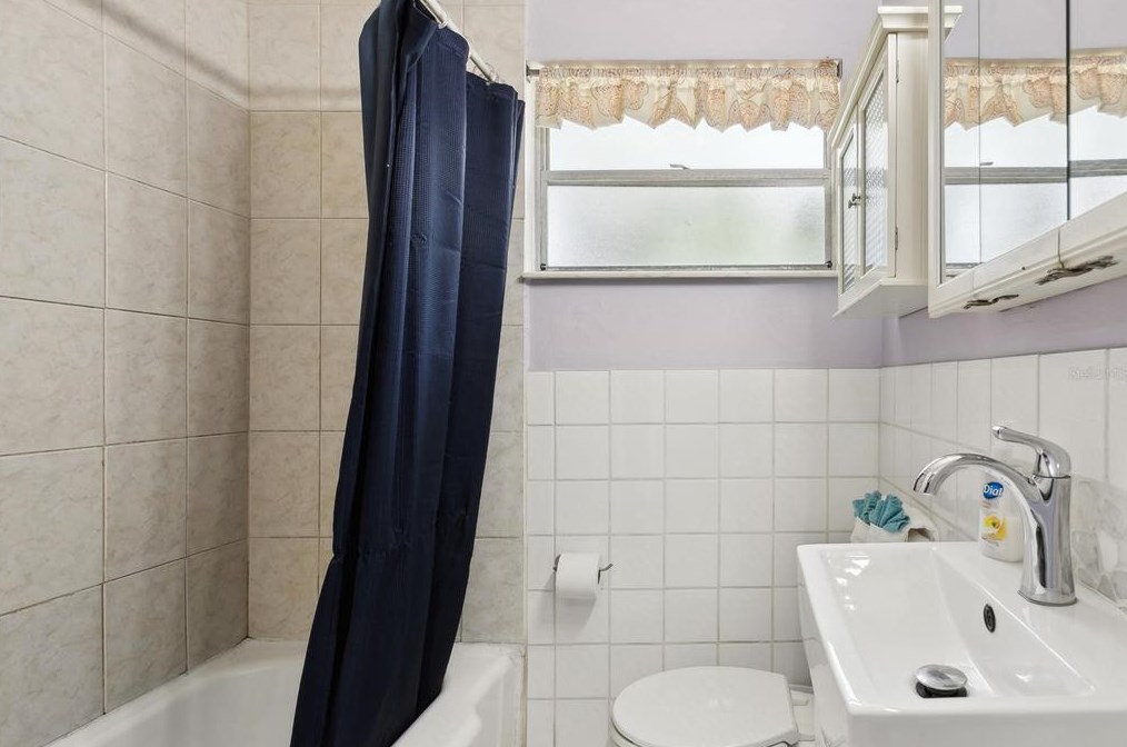 5231 Dartmouth Ave, Saint Petersburg FL  33710-7215 exterior