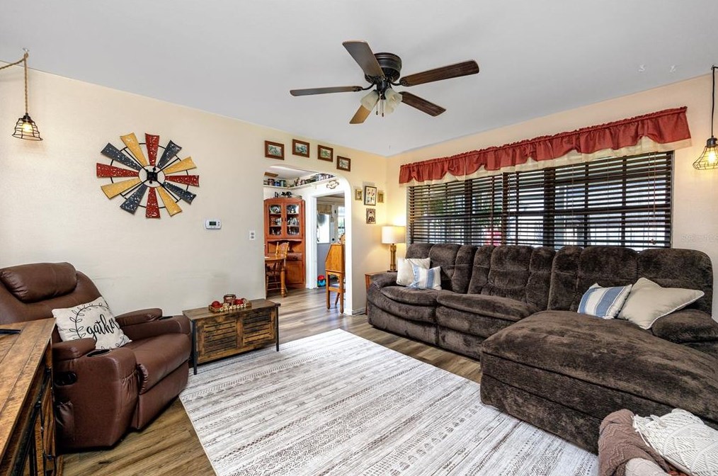 195 82nd Ave, Saint Petersburg, FL 33702-4443