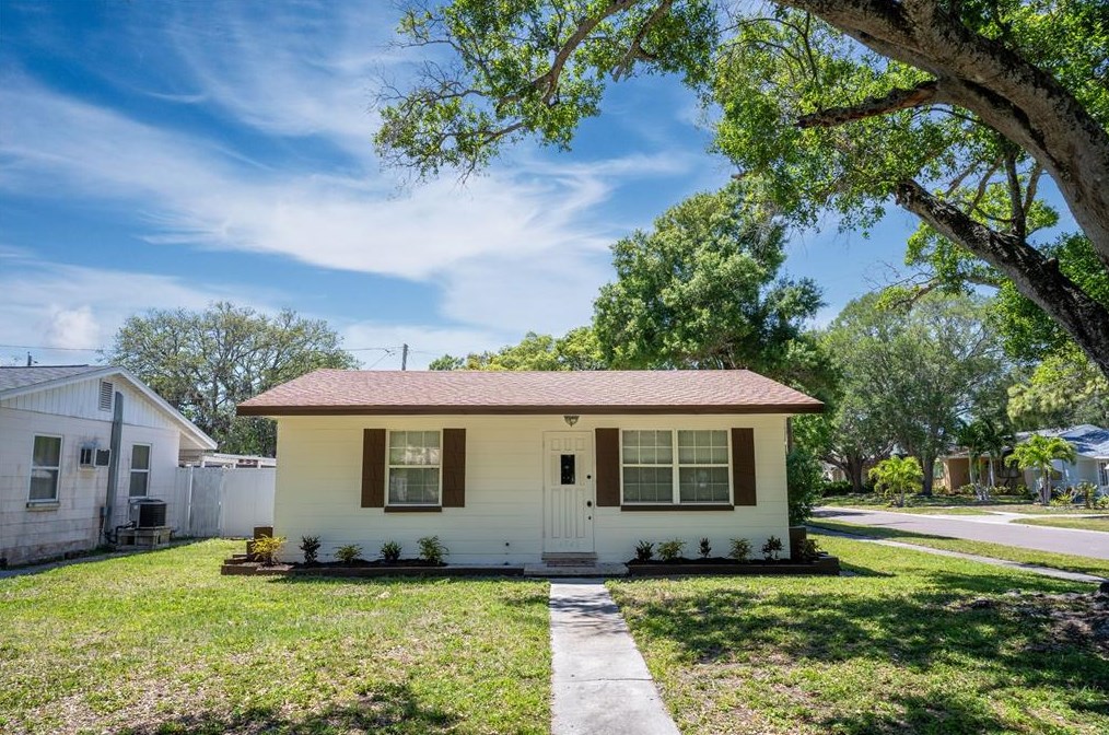 4746 Dr Martin Luther King Jr Street N, Saint Petersburg, FL 33703