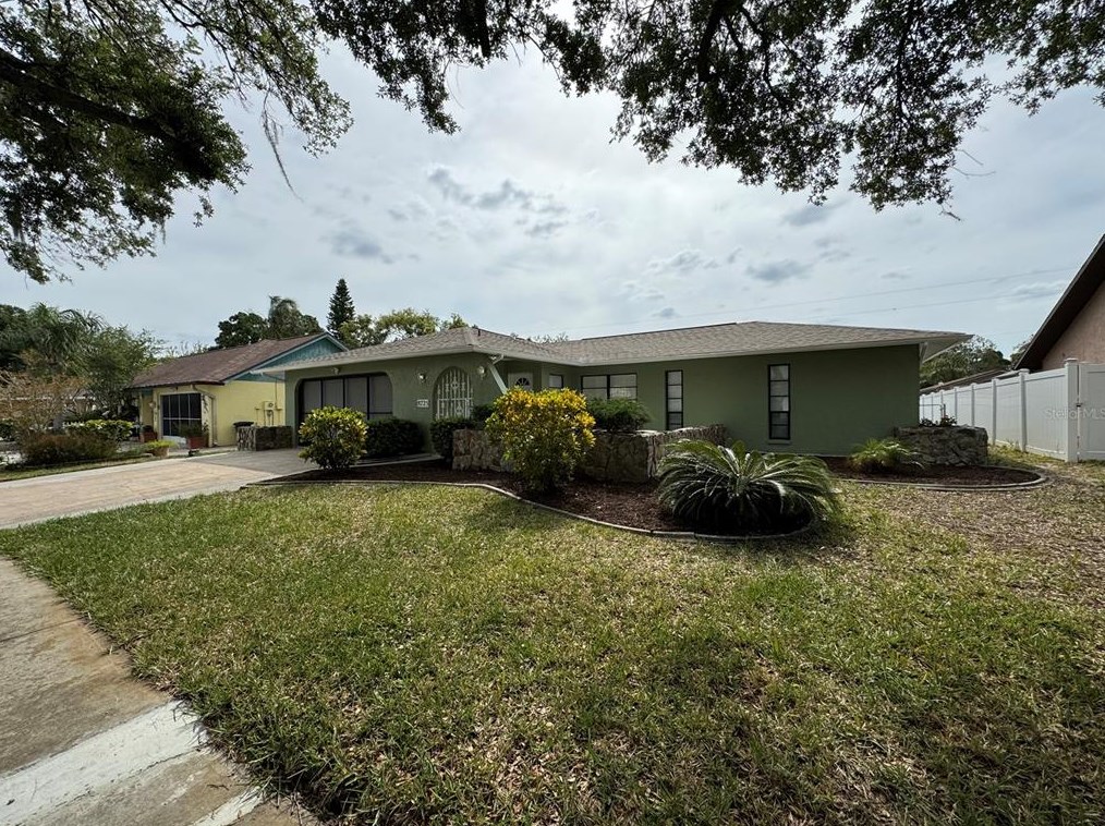 8725 Aruba Ln, Port Richey, FL 34668
