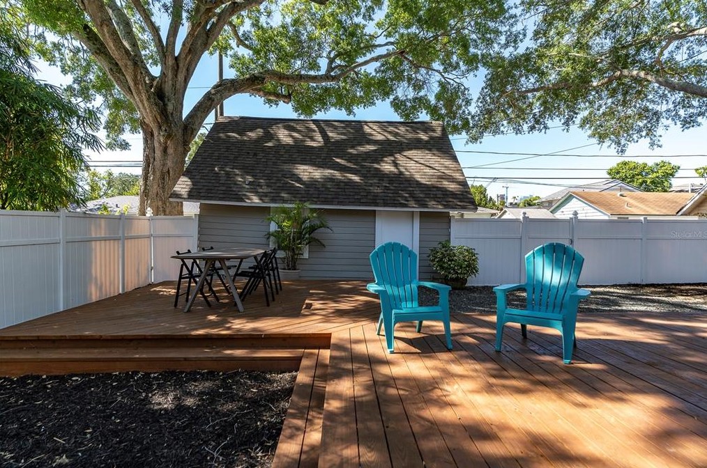 436 13th Ave, Saint Petersburg FL  33701-1126 exterior