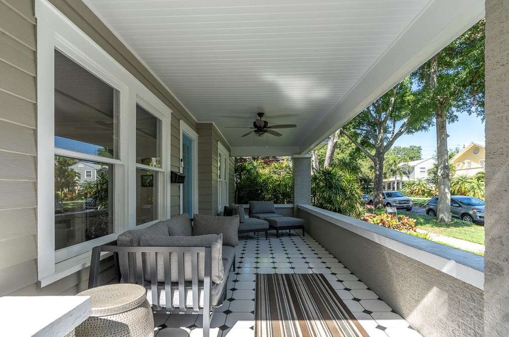 436 13th Ave, Saint Petersburg FL  33701-1126 exterior