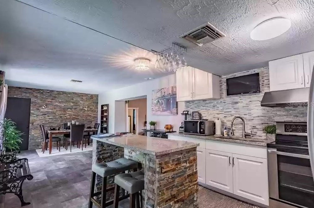 4513 Estate Dr, Plant City FL  33567-1647 exterior