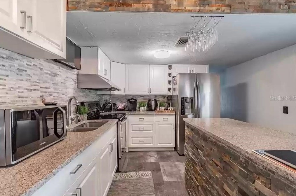 4513 Estate Dr, Plant City FL  33567-1647 exterior