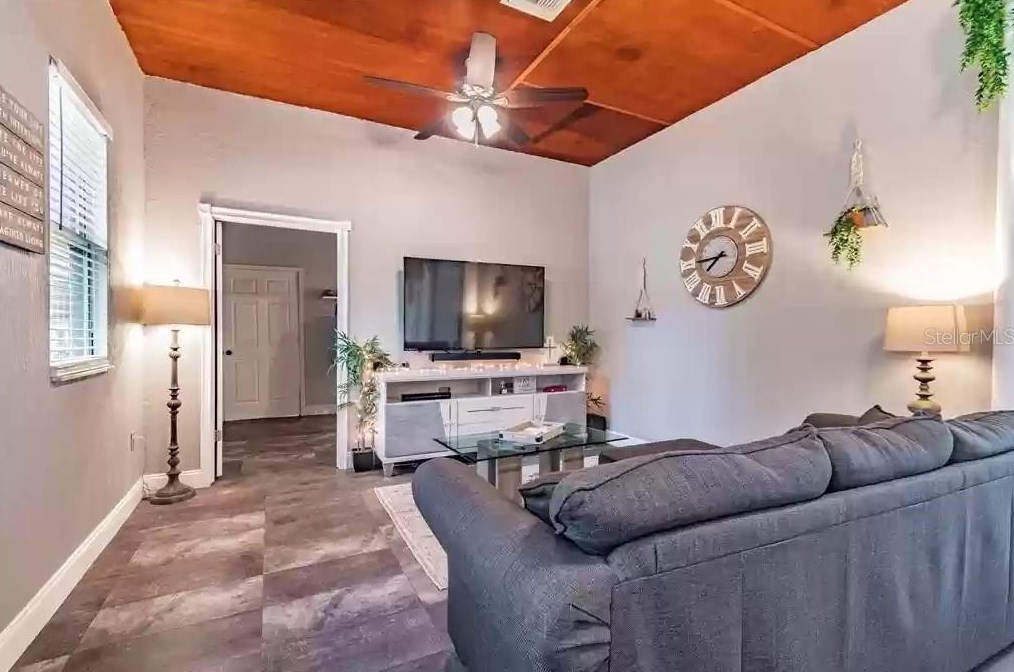 4513 Estate Dr, Plant City FL  33567-1647 exterior