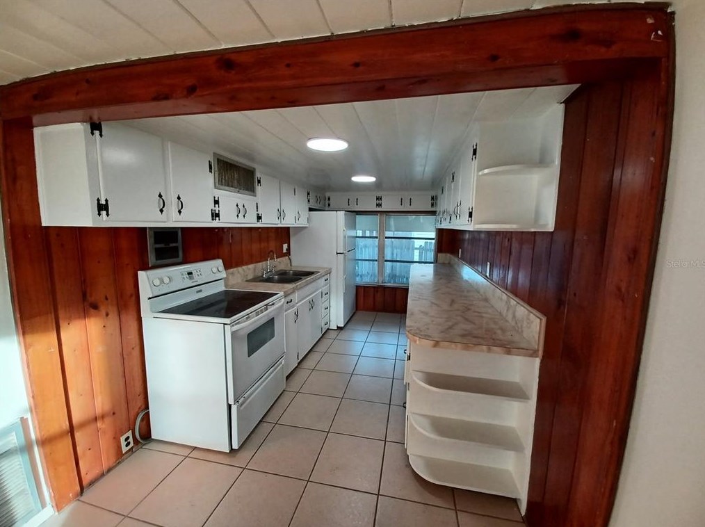 3999 52nd Ave, Saint Petersburg FL  33714-2336 exterior