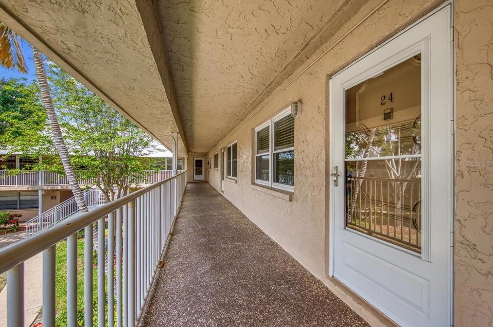 10034 64th Ave N #24, Saint Petersburg, FL 33708