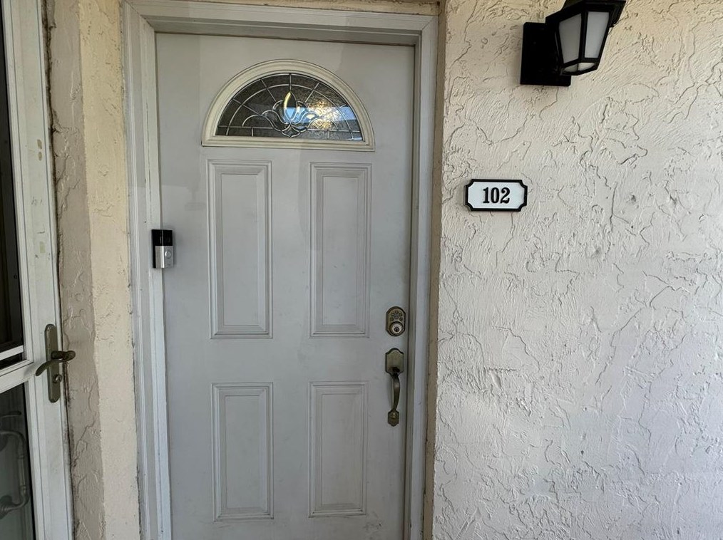 504 100th Ave, Saint Petersburg FL  33702-2222 exterior