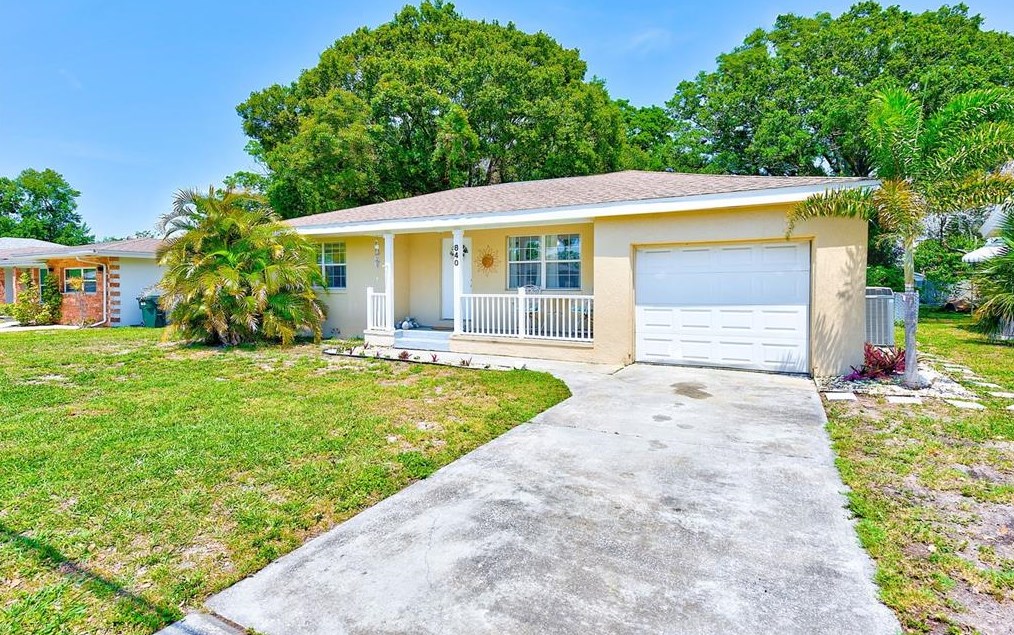 840 4th Ave, Largo, FL 33770-2315