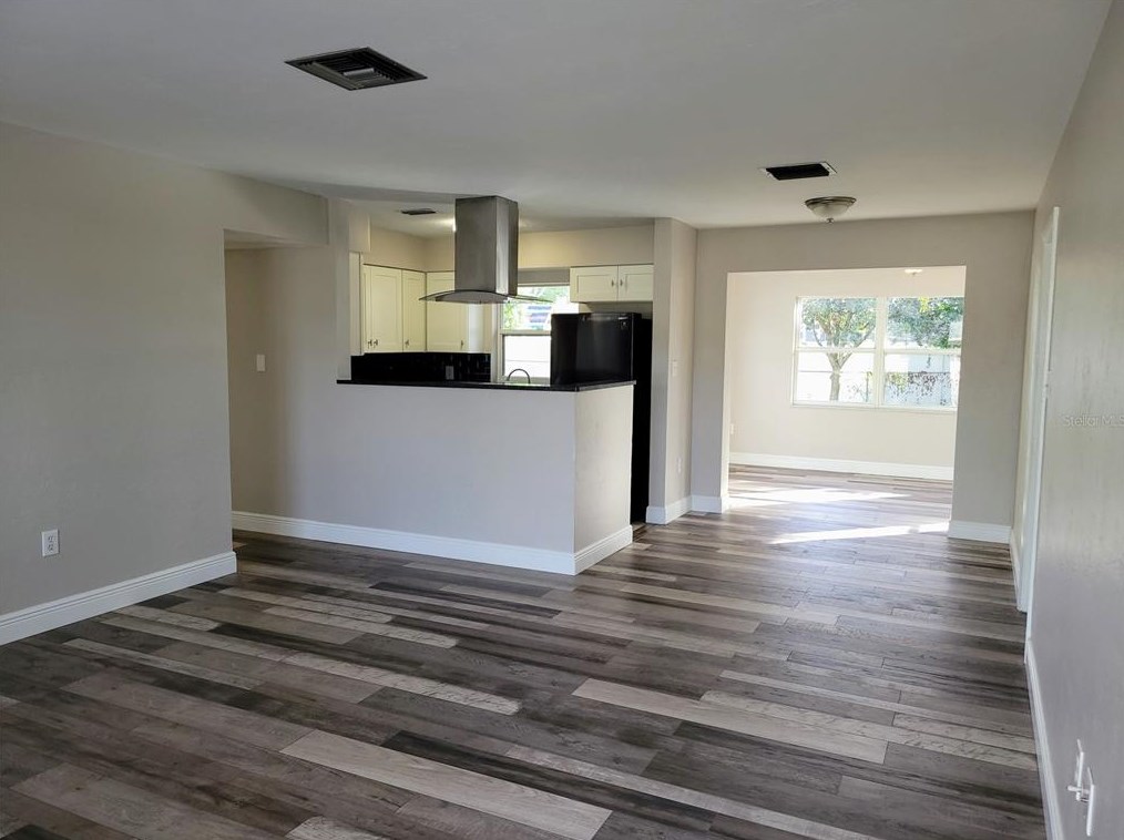 6770 34th Ave, Saint Petersburg, FL 33710-1517