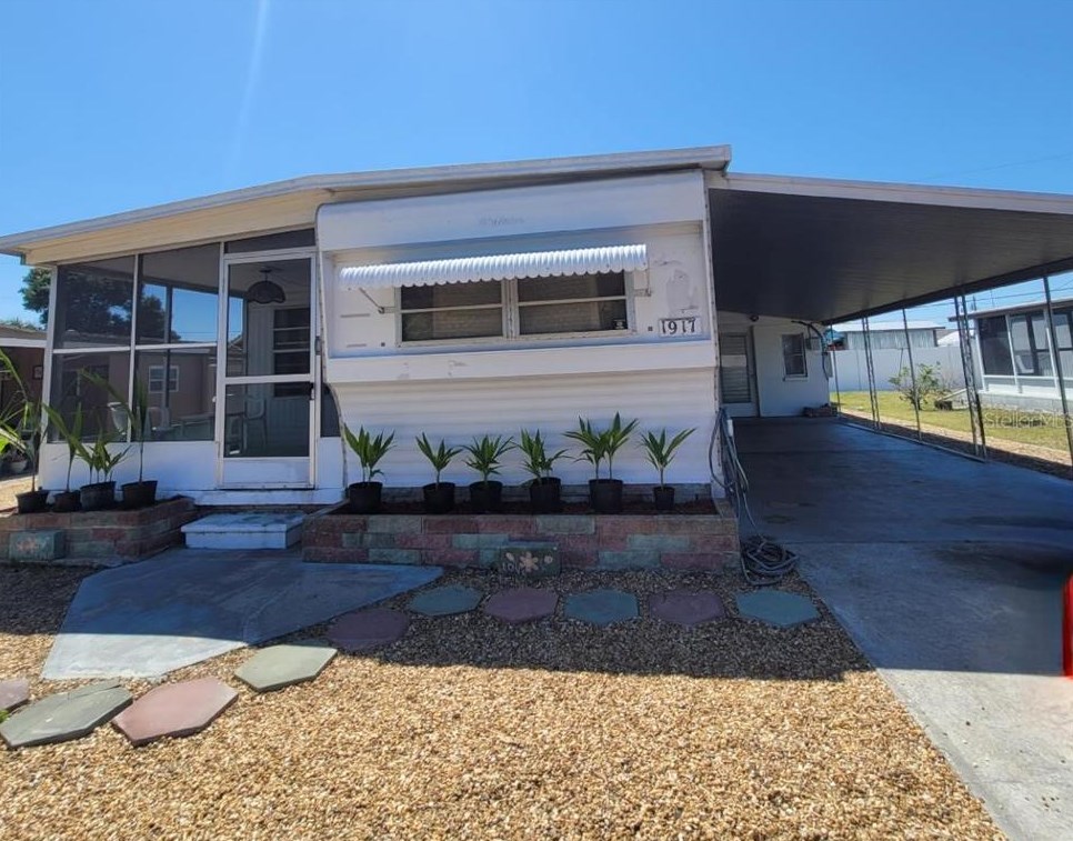 1917 Hess Dr, Tarpon Springs, FL 34691-5450