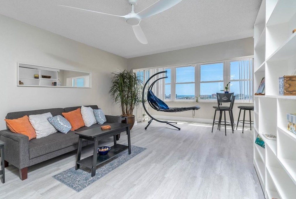 4550 Cove Cir #1105, Saint Petersburg, FL 33708