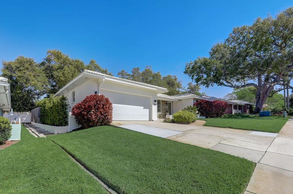 12243 69th Ter, Largo, FL 33772-5627