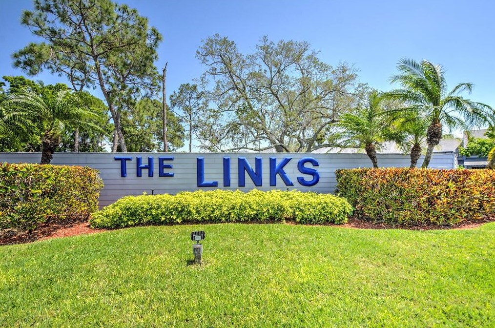 9200 Park Blvd #106, Largo, FL 33777