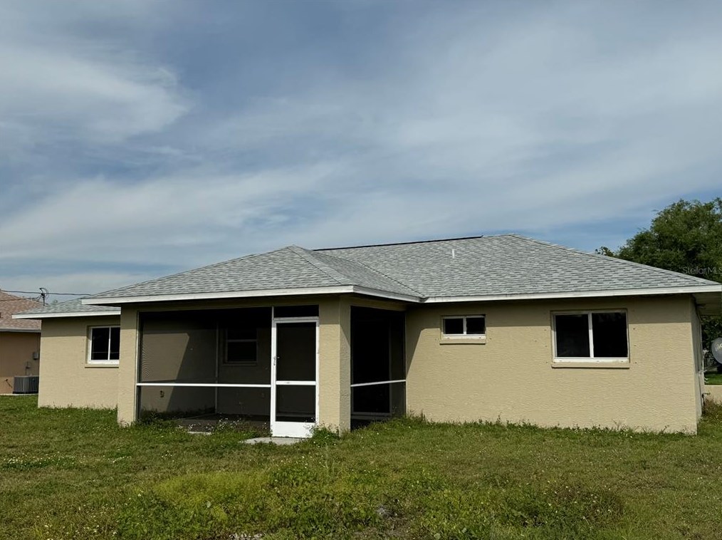 220 Santa Barbara Pl, Cape Coral, FL 33990-1073