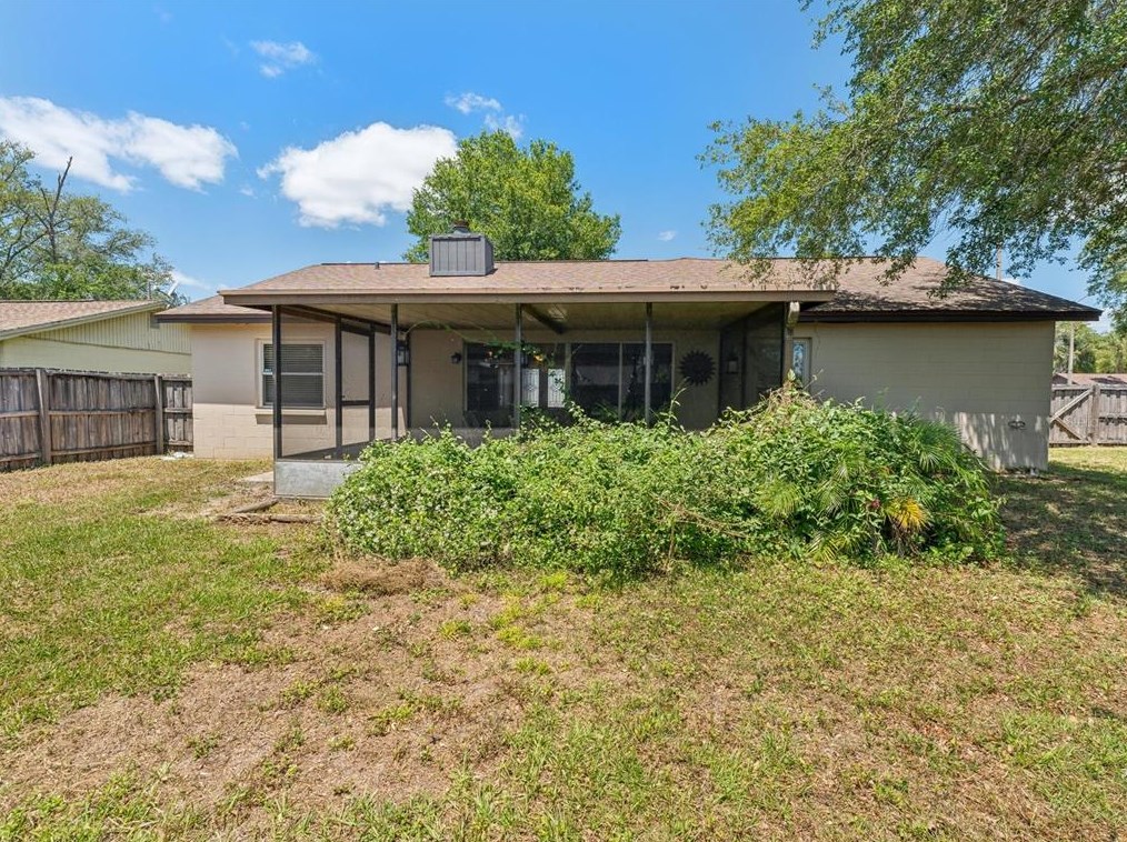 17637 Meadowbridge Dr, Lutz FL  33549-5574 exterior