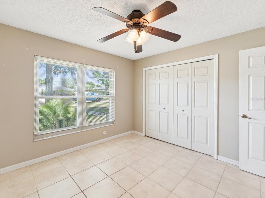 17637 Meadowbridge Dr, Lutz FL  33549-5574 exterior