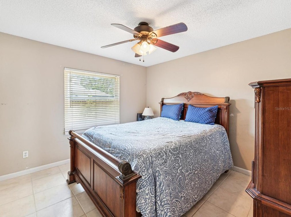 17637 Meadowbridge Dr, Lutz FL  33549-5574 exterior