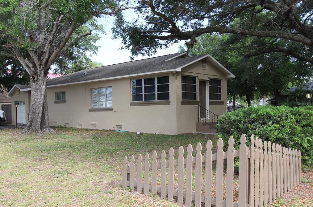 620 38th St W, Bradenton, FL 34205