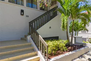 1801 Mariner Dr, Tarpon Springs, FL 34689 - Photo 2