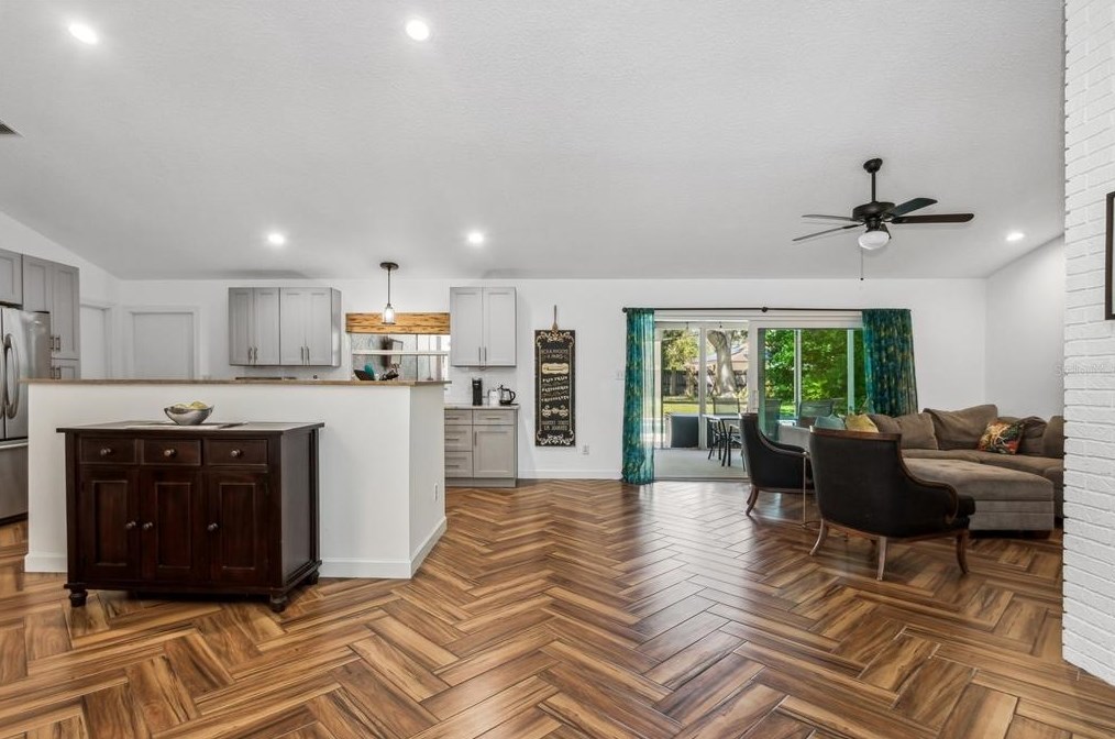 338 W Hornbeam Dr, Longwood, FL 32779