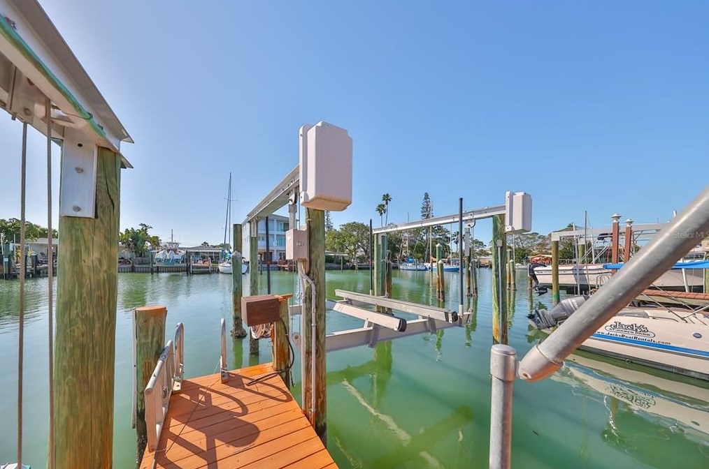 508 129th Ave E, Saint Petersburg, FL 33708