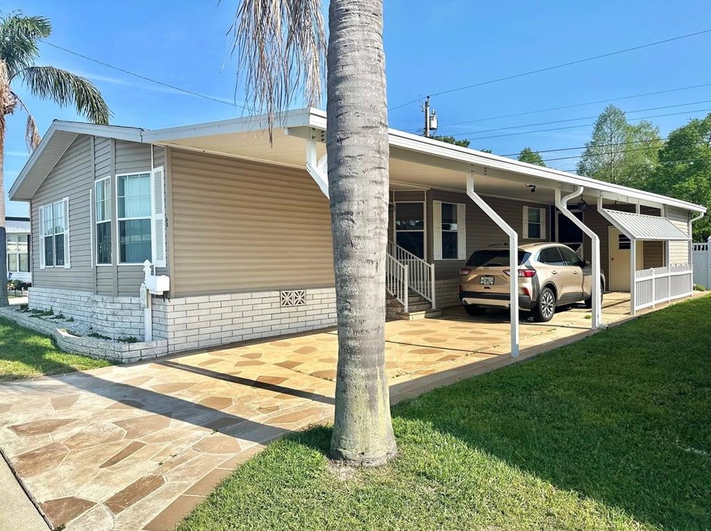 2000 E Bay Dr #60, Largo, FL 33771