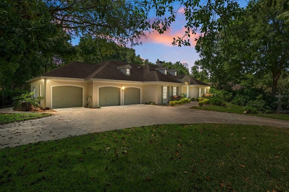 7400 Royal Oak Dr, Brooksville, FL 34607-2343