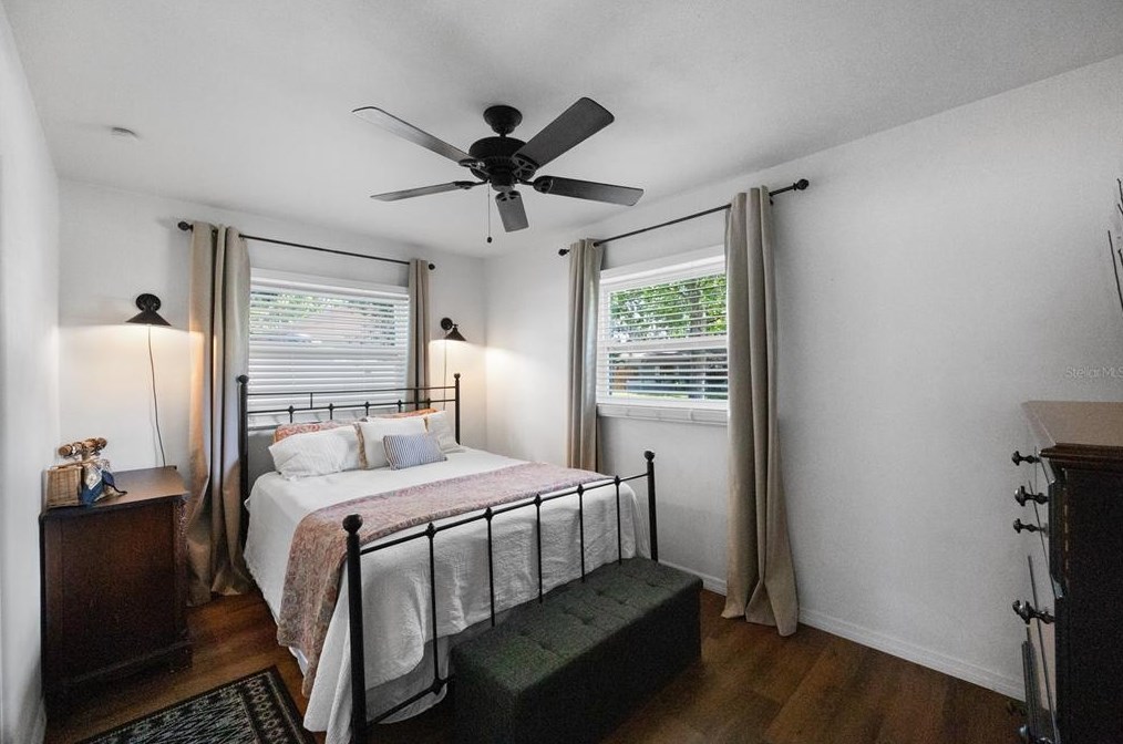 7025 35th Ter, Saint Petersburg FL  33710-1445 exterior