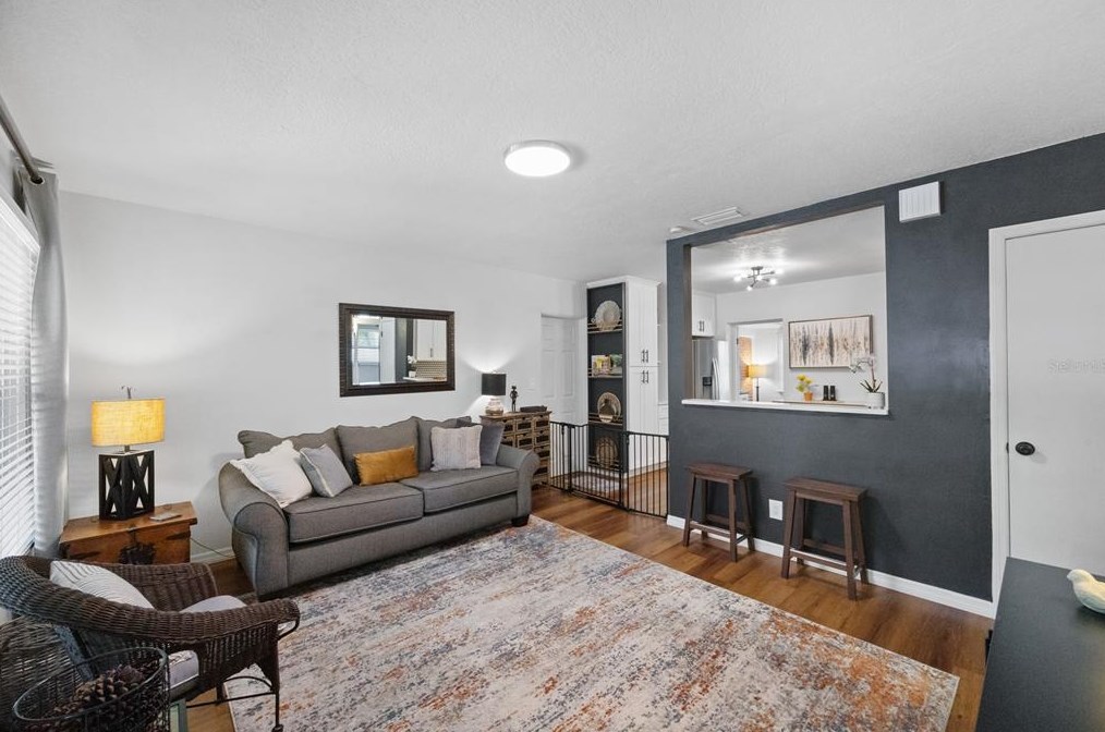 7025 35th Ter, Saint Petersburg FL  33710-1445 exterior