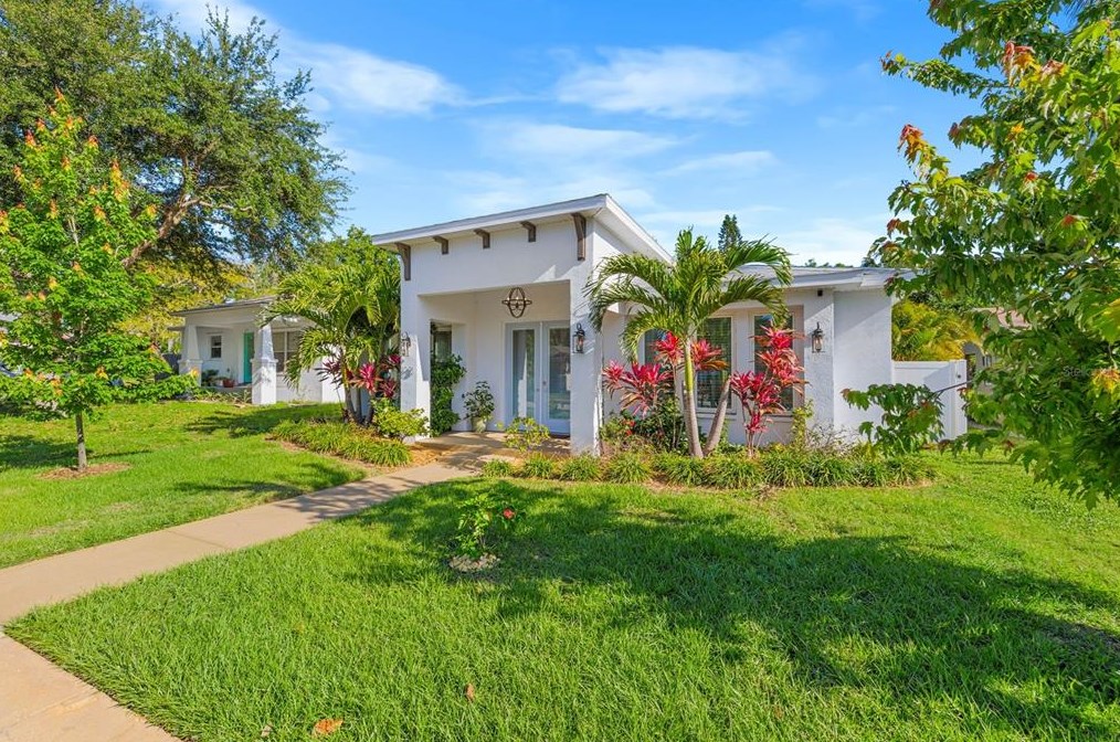 1221 9th Ave, Saint Petersburg, FL 33705-1219